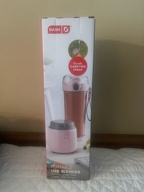 NIB Portable USB Blender - Pink